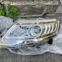ニッサン　セレナ(C25)  後期ヘッドライトの画像