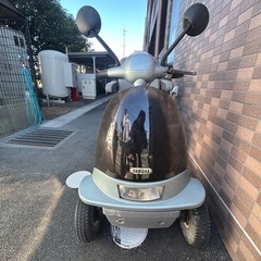 ヤマハ電動四輪車シニアカー
