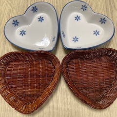 未使用ペア　ハートトレイ（籐籠付）の画像