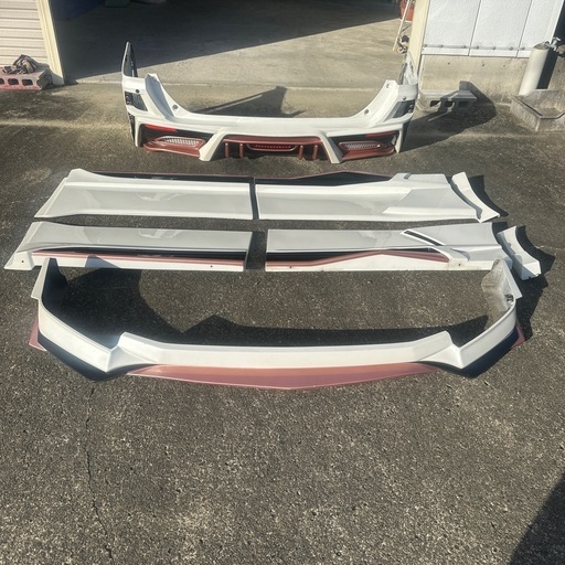 ブラックパールコンプリート
80ヴォクシーフルエアロ