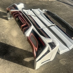 ブラックパールコンプリート
80ヴォクシーフルエアロ の画像