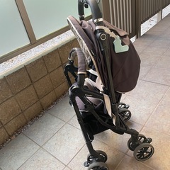 コンビ　ベビーカーの画像