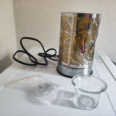 ベッドサイドランプ 　タッチセンサー ナイトライト 色/明るさ調節 オイル入れ可能の画像
