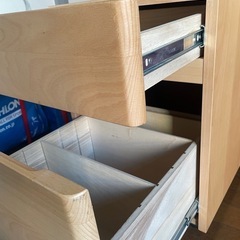 　1／30限定！木製のキャスター付き引き出しの画像