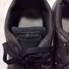 アディダス　adiddas 25㎝　スニーカー　黒　スクールシューズ　運動靴の画像