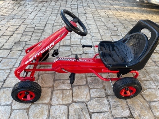 自宅で遊園地?ゴーカート風 ?️子供用 ペダルカー　ドイツ老舗メーカー ケトラー社製 の中古品です