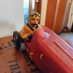車の置物の画像