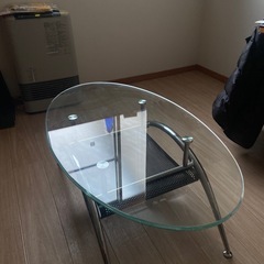 ガラステーブルの画像