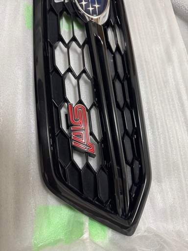 SUBARU WRX S4(VAG後期D型) 純正フロントグリル(STIロゴ付)