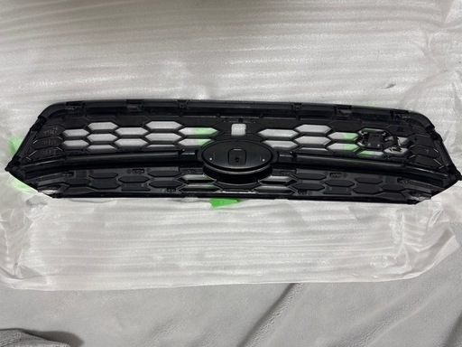 SUBARU WRX S4(VAG後期D型) 純正フロントグリル(STIロゴ付)