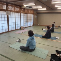【　40〜50代　女性のための　yoga 】の画像