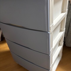 プラスチック製4段チェストの画像