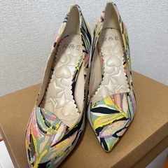 美品　R&E パンプスの画像