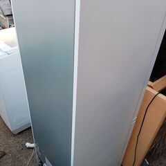 COMFEE' 冷蔵庫 173L 2ドア 右開き ホワイト RCB179WH(E) 冷凍室自動霜取り24年製美品の画像