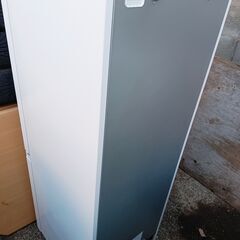 COMFEE' 冷蔵庫 173L 2ドア 右開き ホワイト RCB179WH(E) 冷凍室自動霜取り24年製美品の画像