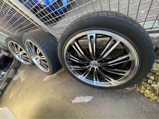 【値下げ中】
超美品19インチアルミホイール