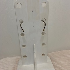 ハンドメイドのメガネスタンドの画像