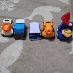 働く車5台の画像