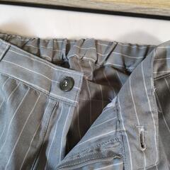 レディースM  グレー ストライプ クロップド丈 パンツの画像