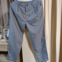 レディースM  グレー ストライプ クロップド丈 パンツ