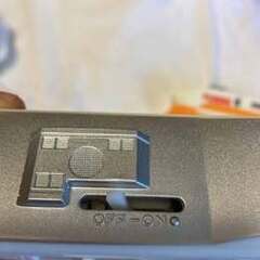 列車付きのおもちゃの鉄道の画像