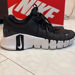 NIKE  スニーカー　27cmの画像