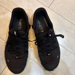 NIKE  スニーカー　27cmの画像