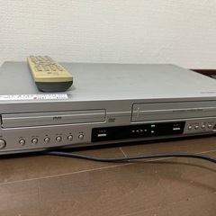 VHS .DVDデッキの画像