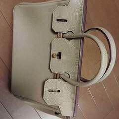 おしゃれなバッグの画像