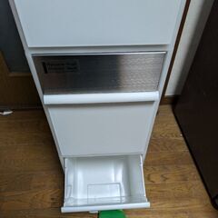 ダストボックス３段の画像