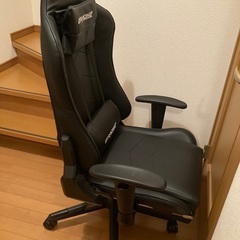 ゲーミングチェアの画像