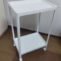 ランドリーラック2段およびランドリーバスケット　【ニトリ】の画像