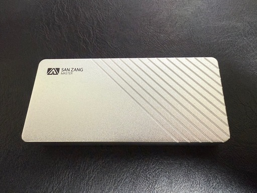 m.2 外付けSSDケース　40Gbps USB Type-C