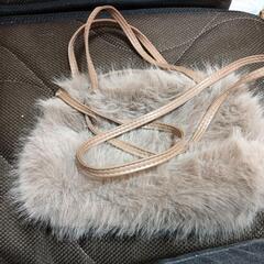 未使用ファーのショルダーバッグ