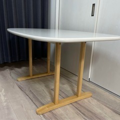 リビング　ダイニング　テーブルの画像