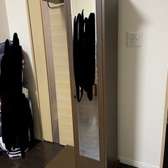 鏡付き収納　　の画像