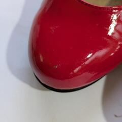 24cm  赤色　ポインテッドトゥ エナメル パンプスの画像