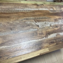 ダイニングテーブルの画像