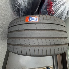 P-ZERO 275/35/R21  2本の画像