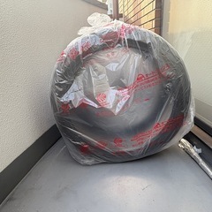 P-ZERO 275/35/R21  2本の画像