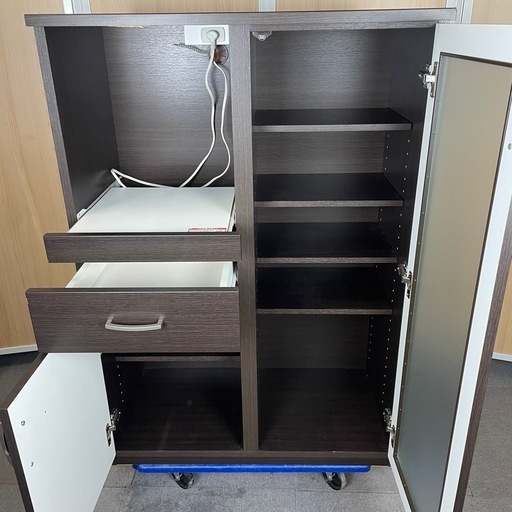ニトリ　キッチンボード　食器棚　家具　