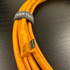 Tether Tools テザープロ USB-C to USB-C デュアル ライト アングル ケーブル（オレンジ）の画像