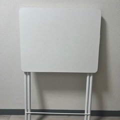 折りたたみテーブル　ホワイトの画像