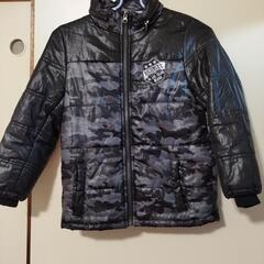 美品　迷彩柄ジャンバー　130サイズ