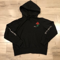黒パーカートレーナー