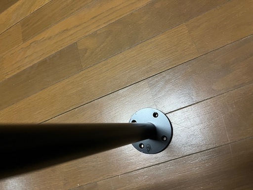 手すりやハンガーラック、他にも色々な使い方がありそうな鉄製パイプ 手すりやハンガーラック、他にも色々な使い方がありそうな鉄製パイプ