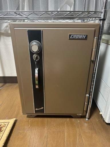 20%OFF！！クラウン！縦型ダイヤル式金庫！！