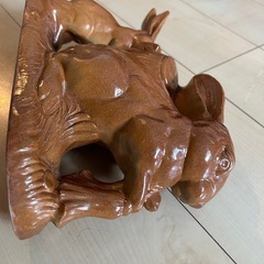 陶器製ウサギの彫刻 約25cmの画像