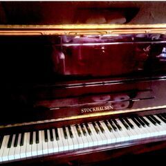 ストックハウゼン製のアップライトピアノです。の画像