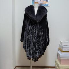 荒地の魔女風ブラックベルベットパープルリアルファーポンチョ